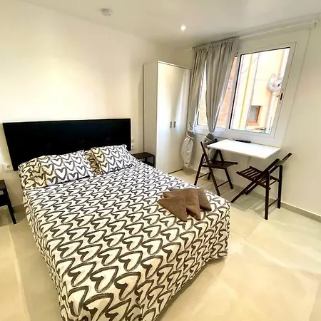 Apartment Con Bano Privado Frente Al Metro L5 Barcelona-hospitalet L'Hospitalet de Llobregat