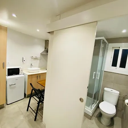 Con Bano Privado Frente Al Metro L5 Barcelona-hospitalet * L’Hospitalet de Llobregat