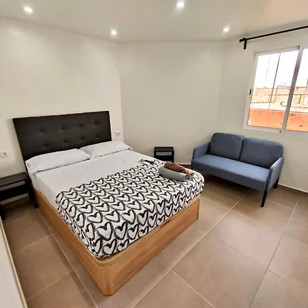 Apartment Con Bano Privado Frente Al Metro L5 Barcelona-hospitalet L’Hospitalet de Llobregat