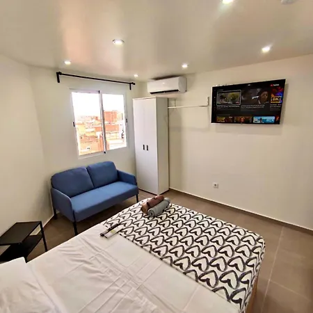 Con Bano Privado Frente Al Metro L5 Barcelona-hospitalet * L’Hospitalet de Llobregat